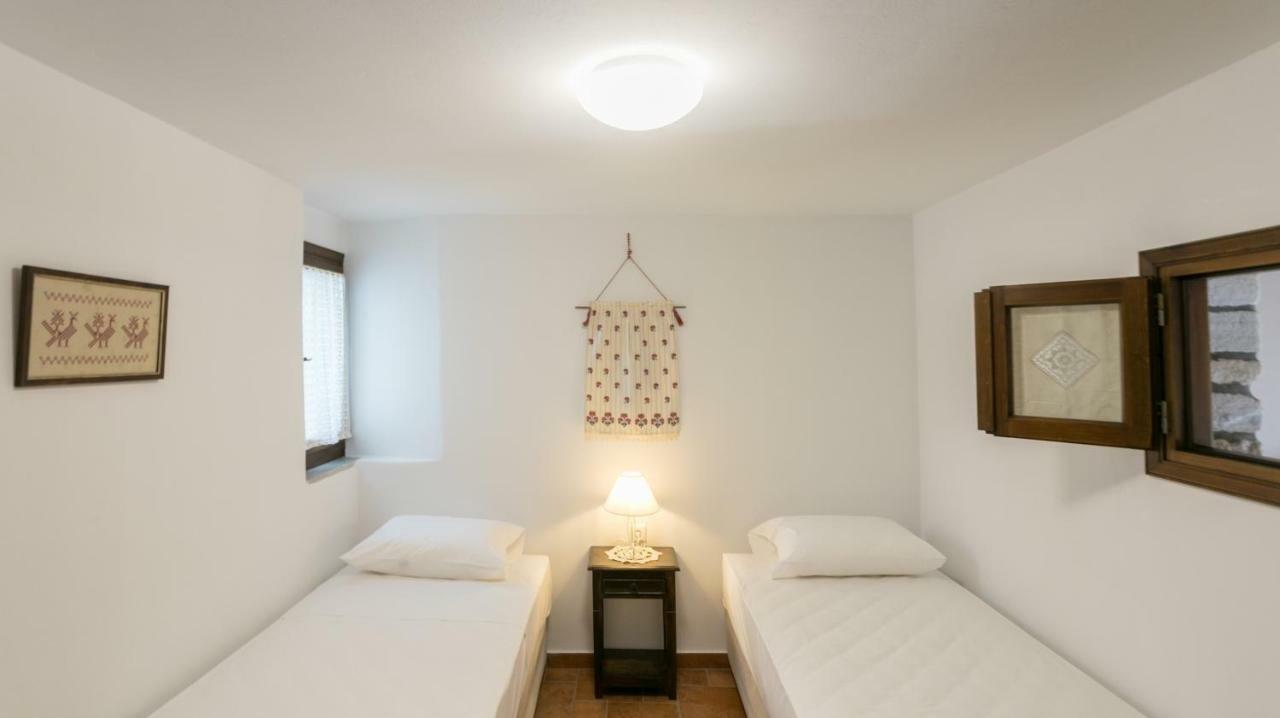 Traditional Inn Pirethron Apérathos 외부 사진